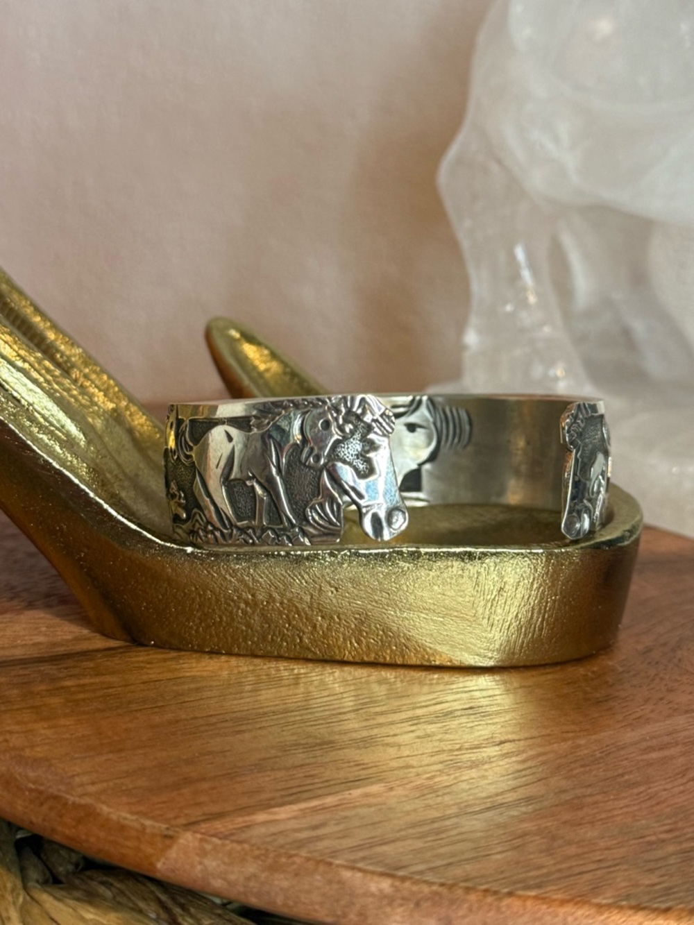 Lloyd Becenti Navajo Handmade Storyteller Horse Bracelet Cuff - Picture 4 of 14